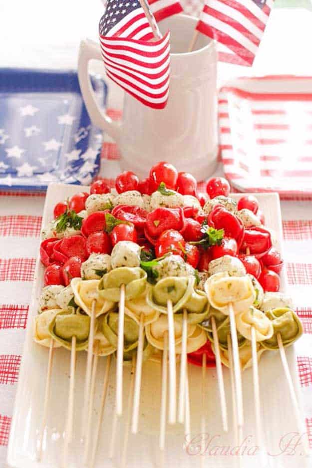 Best 4th of July Recipes and Backyard BBQ ideas - Pasta Salad Kebabs at #fourthofjuly
