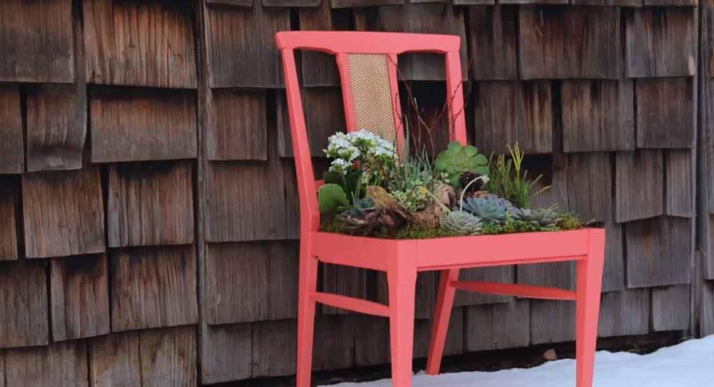 DIY Succulent Planter Tutorial | Easy Upcycling Ideas for Home Decor at http://diyjoy.com/backyard-ideas-diy-planter-box