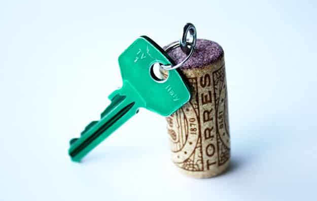 Easy Wine Cork Crafts for Teens to Make - DIY Wine Cork Keychain - DIY Projects & Crafts by DIY JOY #crafts