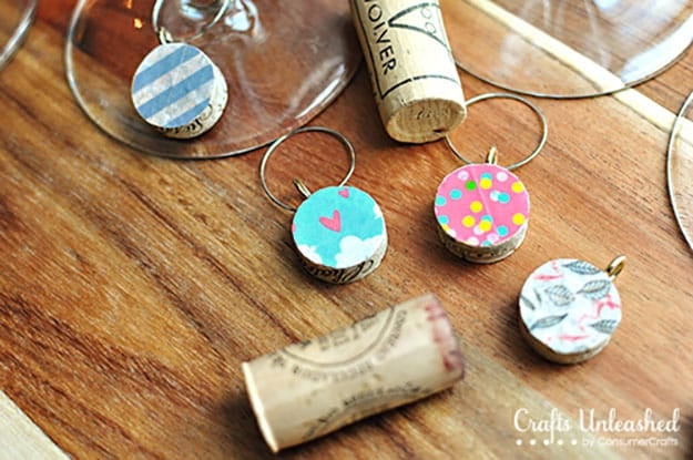 Easy DIY Wine Cork Ornaments for Wine Glasses - DIY Wine Glass Charms - DIY Projects & Crafts by DIY JOY #crafts