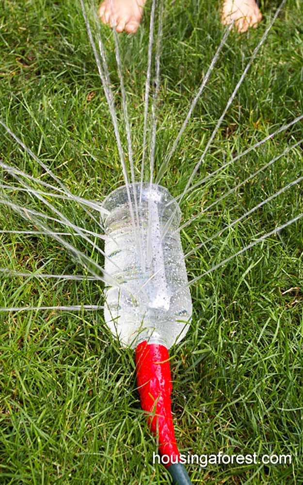Outdoors Kids DIY Water Activities - DIY Sprinkler Tutorial - DIY Projects & Crafts by DIY JOY at http://diyjoy.com/fun-outdoor-crafts-for-kids