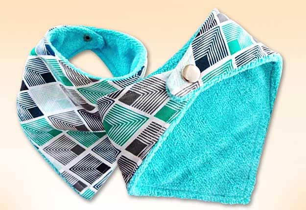 Easy Sewing Projects | Free Sewing Pattern for Beginners | DIY Bandana Bib for Baby | DIY Projects & Crafts by DIY JOY at http://diyjoy.com/how-to-sew-diy-bandana-bibs