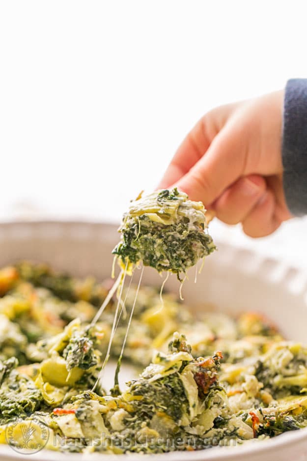 Easy DIY Party Food Ideas | Spinach and Artichoke Recipe for a Crowd | DIY Projects and Crafts by DIY JOY #appetizers #partyfood #recipes