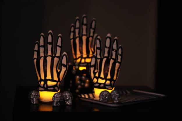 Easy DIY Halloween Decorations | Quick Ideas for Adults, Kids and Teens | SPOOKY SKELETON HANDS