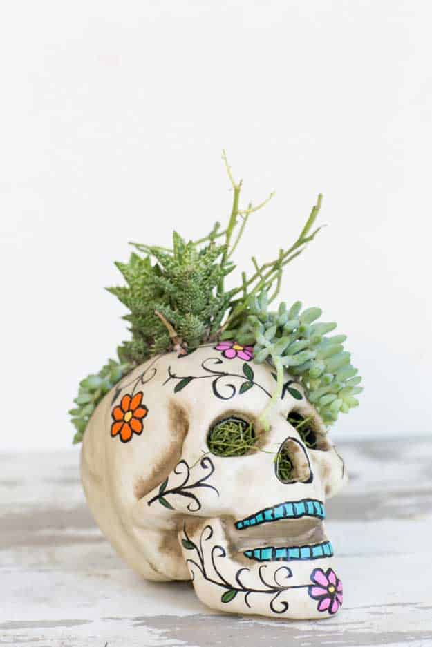 Easy DIY Halloween Decorations | Quick Ideas for Adults, Kids and Teens | Halloween Skull Centerpiece