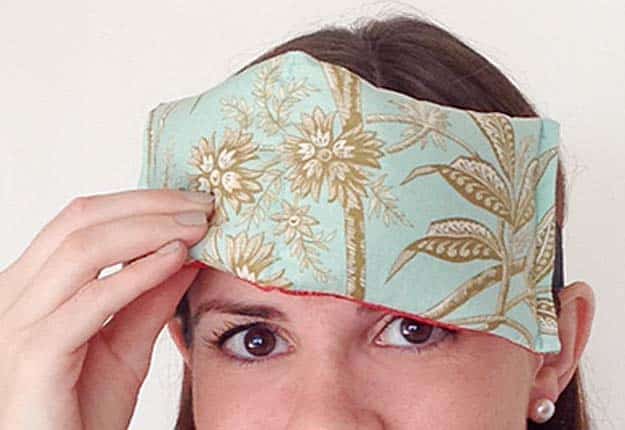 Easy DIY Projects for Teens to Make - Quick Sewing Tutorial for a DIY Eye Pillow - DIY Projects & Crafts by DIY JOY #diy #quickcrafts #crafts #easycraftss