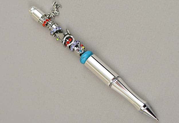 Cheap DIY Projects for Teen Girls to Sell - Easy DIY Charm Pens - DIY Projects & Crafts by DIY JOY #diy #quickcrafts #crafts #easycraftss