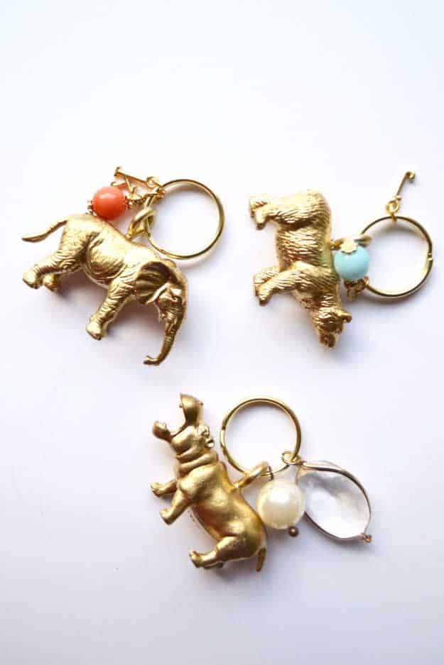 27 MORE Expensive Looking DIY Gifts. Crafts and DIY Gift Ideas for Him, for Her, for Family and Friends. Perfect for Birthday, Christmas, Mom and Dad. | Animal Kingdom Key Chains | http://diyjoy.com/homemade-diy-gifts-pinterest
