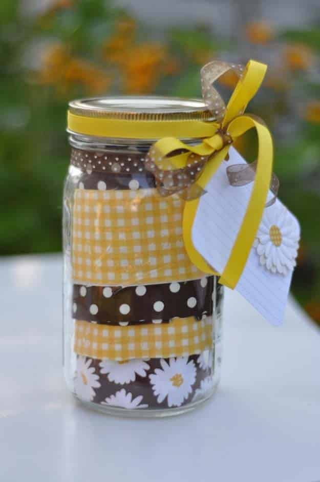 Homemade DIY Gifts in A Jar | Best Mason Jar Cookie Mixes and Recipes, Alcohol Mixers | Fun Gift Ideas for Men, Women, Teens, Kids, Teacher, Mom. Christmas, Holiday, Birthday and Easy Last Minute Gifts | Apron in a Jar Gift Idea for the Folks Who Loves to Cook #diy