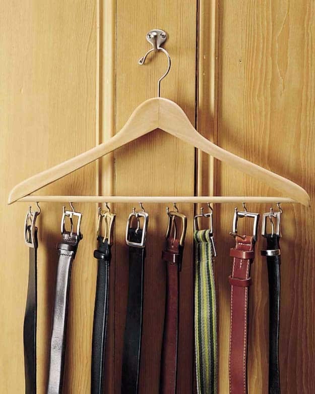 DIY Gifts For Men | Awesome Ideas for Your Boyfriend, Husband, Dad - Father , Brother Cool Homemade DIY Crafts Men Love to Receive for Christmas, Birthdays, Anniversaries and Valentine’s Day | Belt Rack #diygifts #diyideas #crafts