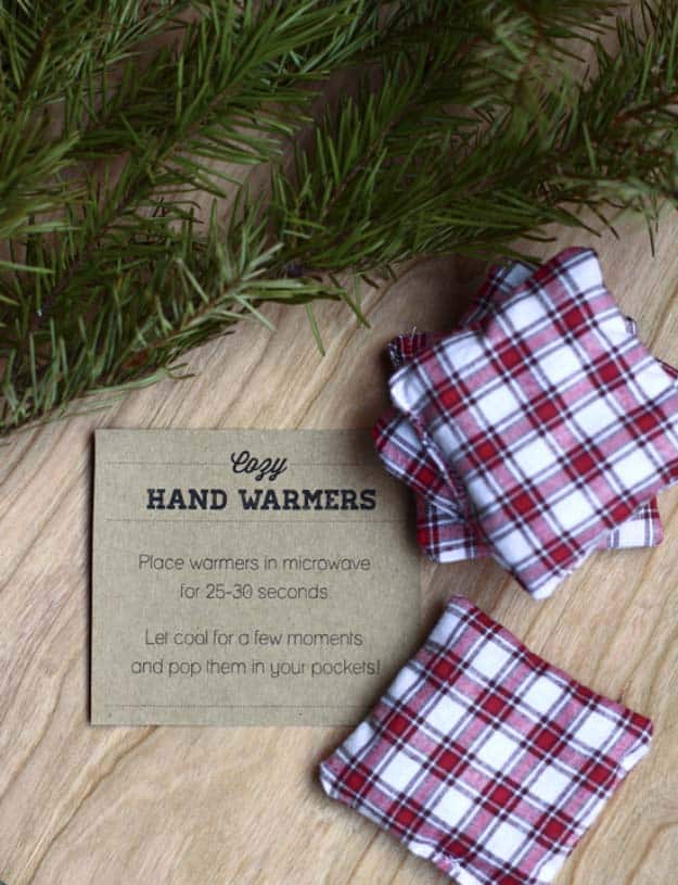 DIY Gifts For Men | Awesome Ideas for Your Boyfriend, Husband, Dad - Father , Brother Cool Homemade DIY Crafts Men Love to Receive for Christmas, Birthdays, Anniversaries and Valentine’s Day | Cozy hand warmers #diygifts #diyideas #crafts