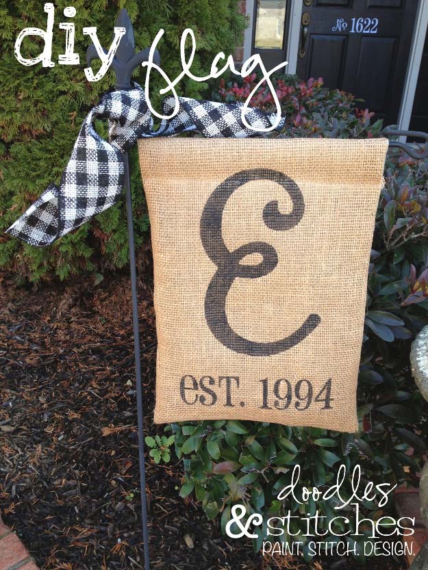 DIY Projects with Burlap and Creative Burlap Crafts for Home Decor, Gifts and More | DIY Burlap Flag 