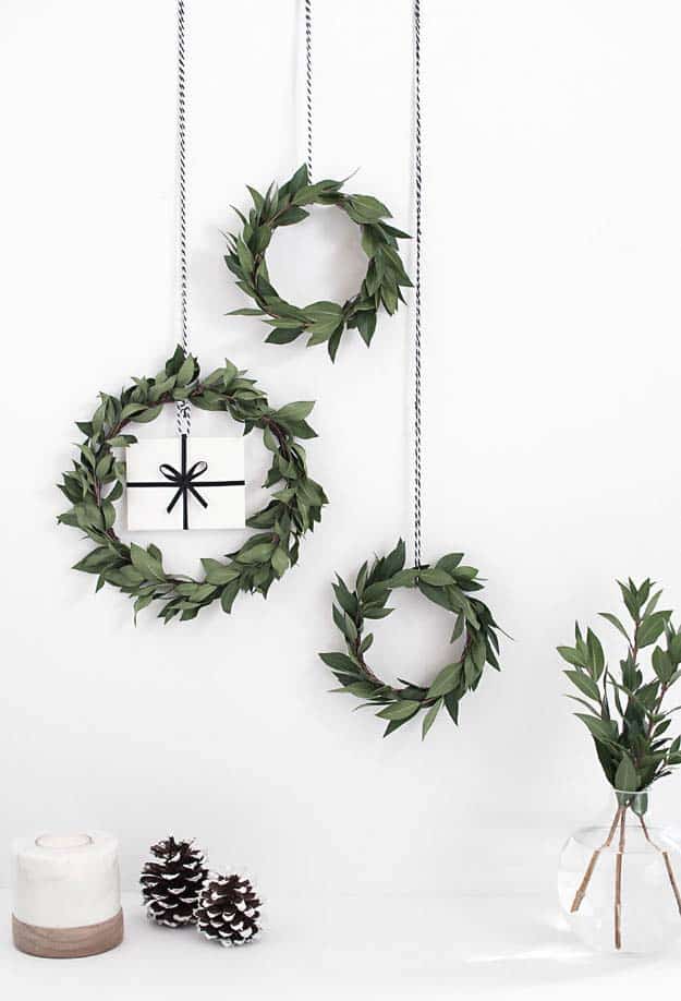 DIY Holiday Wreaths Make Awesome Homemade Christmas Decorations for Your Front Door | Cool Crafts and DIY Projects by DIY JOY | DIY Gift Card Mini Wreath #diy 