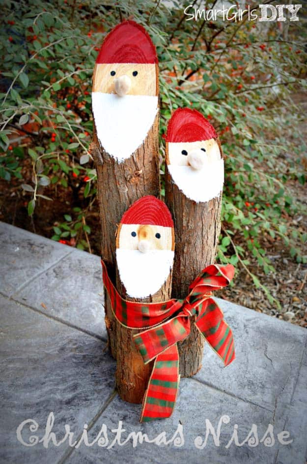 Awesome DIY Christmas Home Decorations and Homemade Holiday Decor Ideas - Quick and Easy Decorating ideas, cool ornaments, home decor crafts and fun Christmas stuff | Crafts and DIY projects by DIY Joy | Danish Niss Logs Santa #diy #crafts #christmas