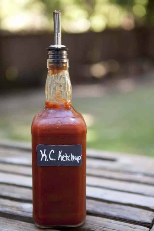 Fun DIY Ideas Made With Jack Daniels - Recipes, Projects and Crafts With The Bottle, Everything From Lamps and Decorations to Fudge and Cupcakes | Jack Daniels BBQ Sauce or Ketchup Containers #diy #jackdaniels #recipes #crafts