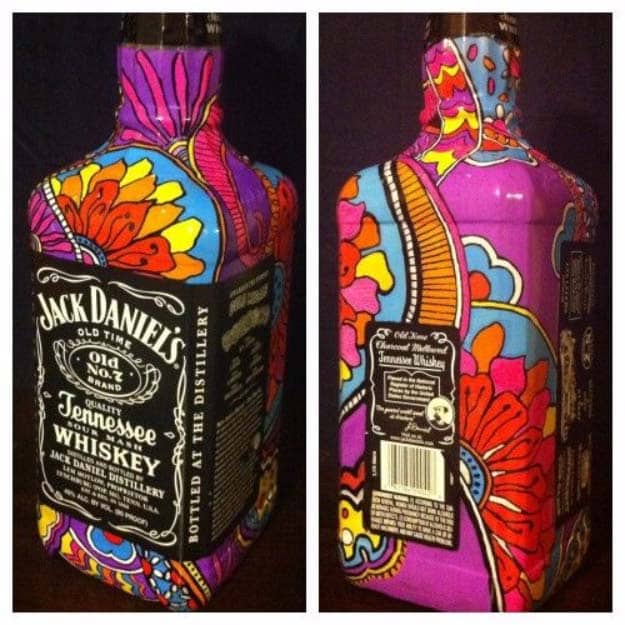 Fun DIY Ideas Made With Jack Daniels - Recipes, Projects and Crafts With The Bottle, Everything From Lamps and Decorations to Fudge and Cupcakes | Jack Daniels Bottle Art Idea #diy #jackdaniels #recipes #crafts