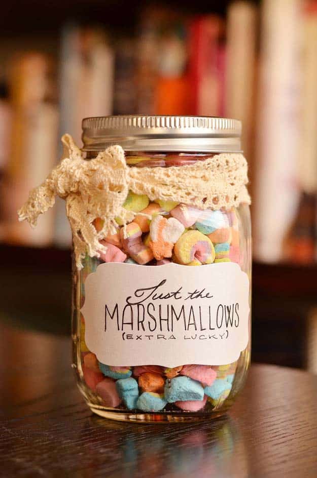 Homemade DIY Gifts in A Jar | Best Mason Jar Cookie Mixes and Recipes, Alcohol Mixers | Fun Gift Ideas for Men, Women, Teens, Kids, Teacher, Mom. Christmas, Holiday, Birthday and Easy Last Minute Gifts | Just the Marshmallows Gift in a Jar #diy