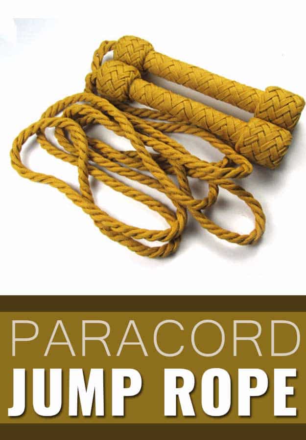 Awesome Crafts for Men and Manly DIY Project Ideas Guys Love - Fun Gifts, Manly Decor, Games and Gear. Tutorials for Creative Projects to Make This Weekend | Paracord Jump Rope #diy #craftsformen #guys #giftsformen