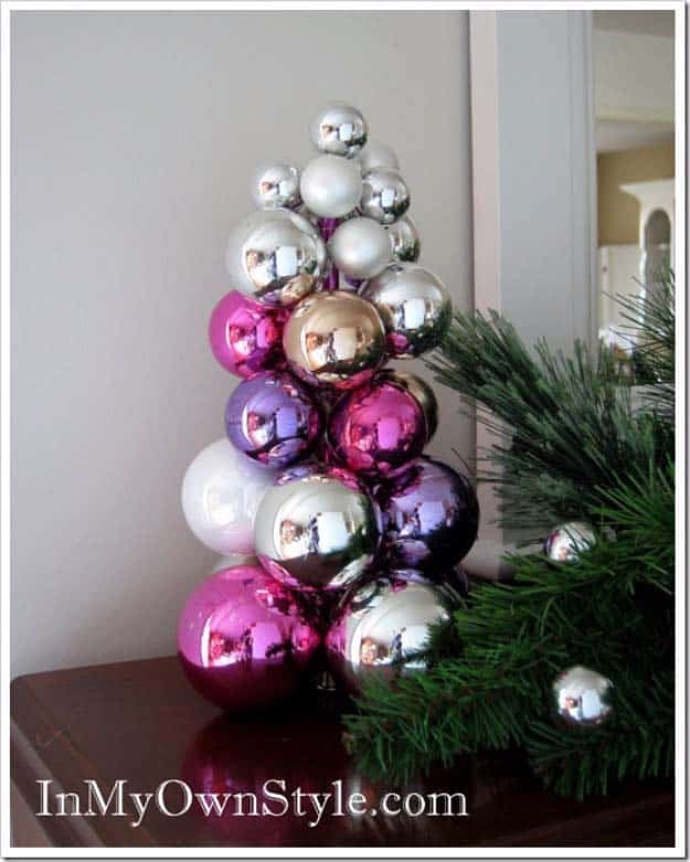 Awesome DIY Christmas Home Decorations and Homemade Holiday Decor Ideas - Quick and Easy Decorating ideas, cool ornaments, home decor crafts and fun Christmas stuff | Crafts and DIY projects by DIY Joy | Tabletop Knitting Needle Ornament Tree #diy #crafts #christmas