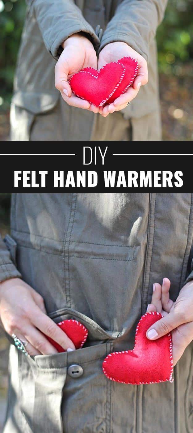 Cool DIY Stocking Stuffer Ideas for Kids, Adults and Teens | Easy DIY Crafts Ideas for Christmas Gifts | DIY Felt Hand Warmers