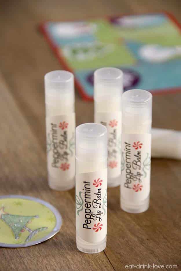 Fun Homemade Gifts for Friends | Cute DIY Stocking Stuffers for Christmas | Easy DIY Crafts Ideas | Homemade Peppermint Lip Balm #diy #diychristmas