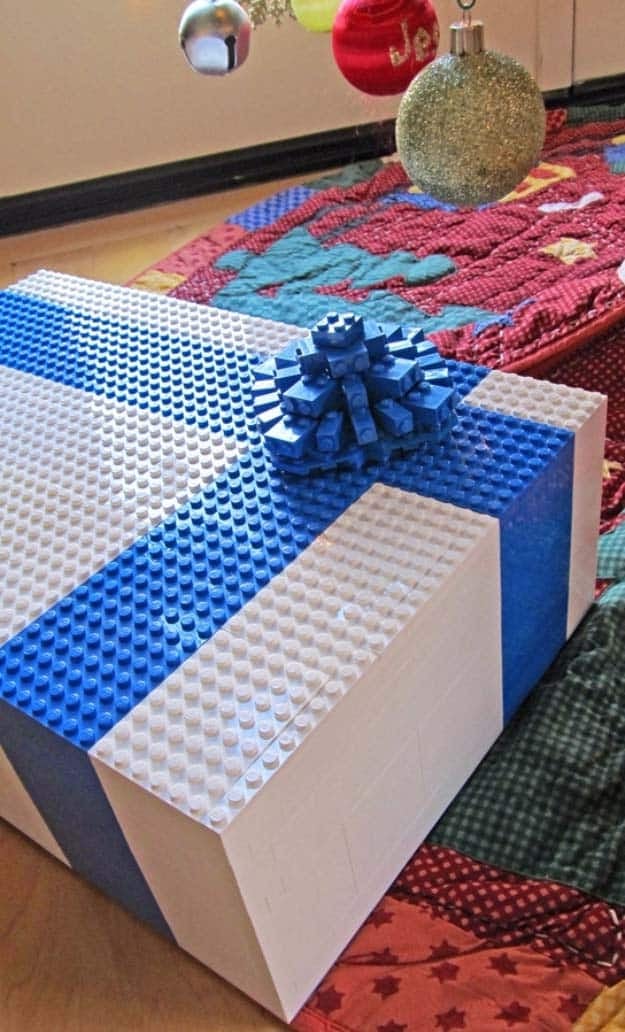 DIY Gift Wrapping Ideas - How To Wrap A Present - Tutorials, Cool Ideas and Instructions | Cute Gift Wrap Ideas for Christmas, Birthdays and Holidays | Tips for Bows and Creative Wrapping Papers | Lego Gift Wrapped Box Idea #gifts #diys