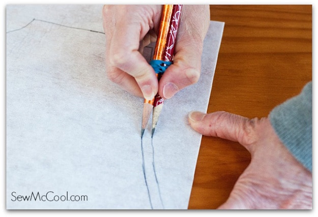 Sewing Hacks | Best Tips and Tricks for Sewing Patterns, Projects, Machines, Hand Sewn Items. Clever Ideas for Beginners and Even Experts | Use 2 Pencils when Tracing Ottobre Patterns 