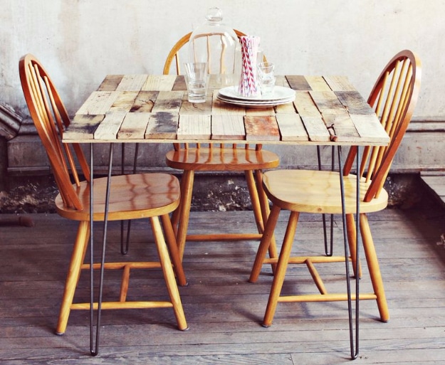 DIY Dining Room Table Projects - Wood Pallet Table DIY - Creative Do It Yourself Tables and Ideas You Can Make For Your Kitchen or Dining Area. Easy Step by Step Tutorials that Are Perfect For Those On A Budget http://diyjoy.com/diy-dining-room-table-projects