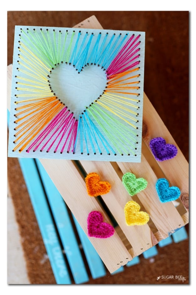 Clever DIYs Made With Yarn - Simple Heart String Art - Yarn Crafts To Try, Easy Yarn DIYs, Fun Crafts To Do With Yarn, Wall Art, Awesome Yarn Ideas, Yarn DIY Projects, Brillian Yarn Craft Tutorials http://diyjoy.com/diy-curtains-drapes