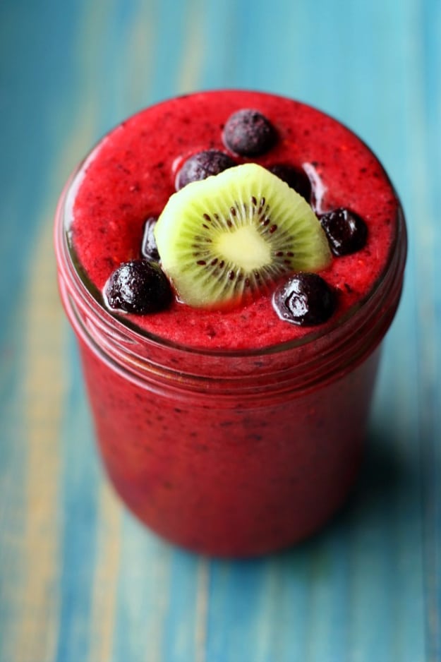 Healthy Smoothie Recipes - Immunity Boosting Triple Berry Kiwi Smoothie - Easy ideas perfect for breakfast, energy. Low calorie and high protein recipes for weightloss and to lose weight. Simple homemade recipe ideas that kids love. Quick EASY morning recipes before work and school, after workout #smoothies #healthy #smoothie #healthyrecipes #recipes