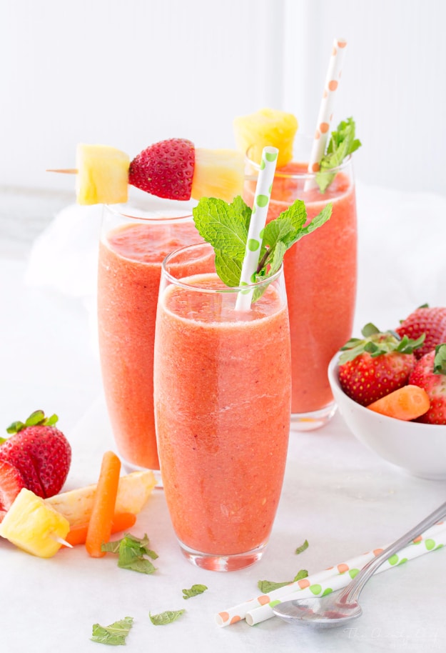 Healthy Smoothie Recipes - Tropical Carrot Smoothie - Easy ideas perfect for breakfast, energy. Low calorie and high protein recipes for weightloss and to lose weight. Simple homemade recipe ideas that kids love. Quick EASY morning recipes before work and school, after workout #smoothies #healthy #smoothie #healthyrecipes #recipes
