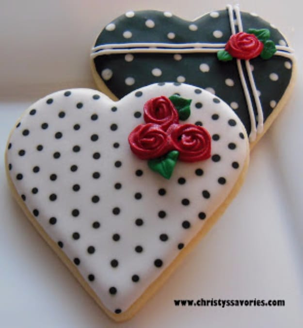 DIY Valentines Day Cookies - Valentine's Day Heart Cookies - Easy Cookie Recipes and Recipe Ideas for Valentines Day - Cute DIY Decorated Cookies for Kids, Homemade Box Cookies and Bouquet Ideas - Sugar Cookie Icing Tutorials With Step by Step Instructions - Quick, Cheap Valentine Gift Ideas for Him and Her #valentines