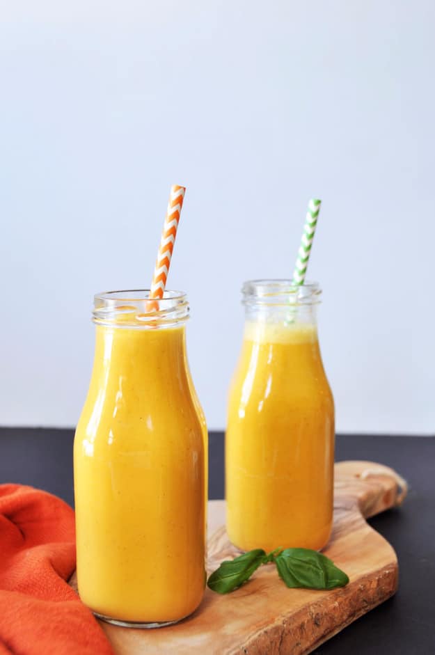 Healthy Smoothie Recipes - Vegan Carrot Turmeric Ginger Smoothie - Easy ideas perfect for breakfast, energy. Low calorie and high protein recipes for weightloss and to lose weight. Simple homemade recipe ideas that kids love. Quick EASY morning recipes before work and school, after workout #smoothies #healthy #smoothie #healthyrecipes #recipes