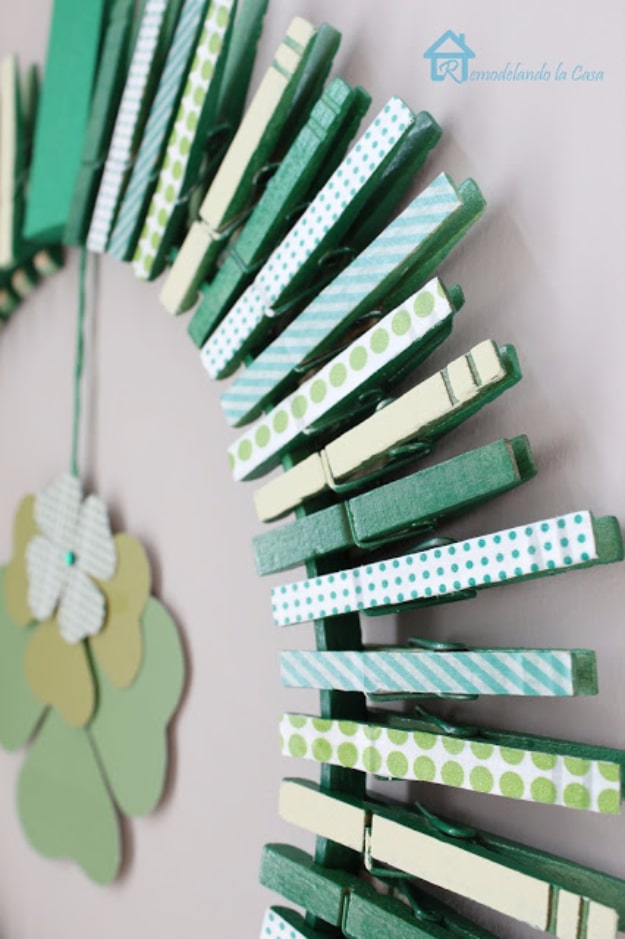 DIY St Patricks Day Ideas - Clothespin Wreath - Food and Best Recipes, Decorations and Home Decor, Party Ideas - Cupcakes, Drinks, Festive St Patrick Day Parties With these Easy, Quick and Cool Crafts and DIY Projects http://diyjoy.com/st-patricks-day-ideas