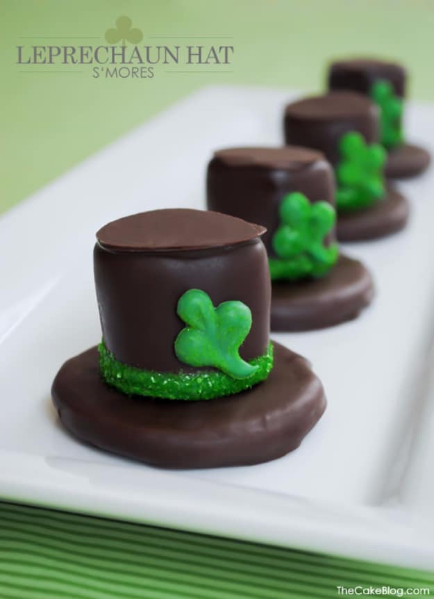DIY St Patricks Day Ideas - DIY Leprechaun Hat S'mores - Food and Best Recipes, Decorations and Home Decor, Party Ideas - Cupcakes, Drinks, Festive St Patrick Day Parties With these Easy, Quick and Cool Crafts and DIY Projects http://diyjoy.com/st-patricks-day-ideas