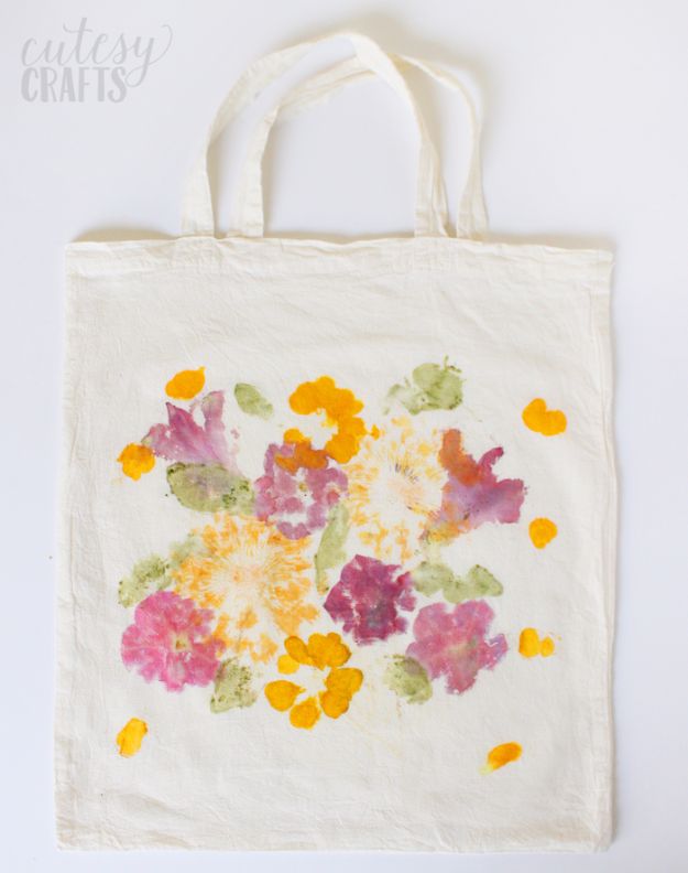 DIY Mothers Day Gift Ideas - Pounded Flower Tote - Homemade Gifts for Moms - Crafts and Do It Yourself Home Decor, Accessories and Fashion To Make For Mom - Mothers Love Handmade Presents on Mother's Day - DIY Projects and Crafts by DIY JOY 