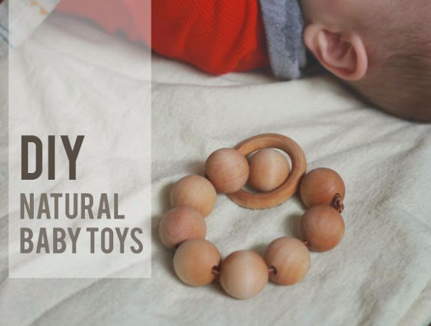 DIY Ideas for Newborn - Natural Baby Toys - Do It Yourself Projects for the New Baby Boy or Girl - Nursery and Room Decor, Gear and Products, Safety Ideas and Other Practical Items Make Great DIY Baby Gifts 