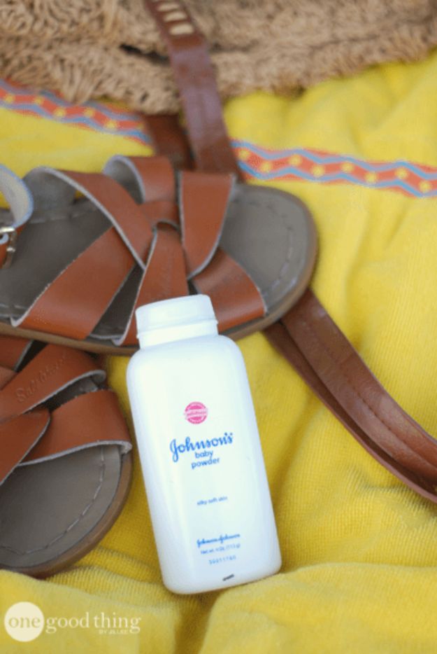 DIY Hacks for Summer - Use Baby Powder To Remove Sand From Skin - Easy Projects to Try This Summer To Get Organized, Spend Time Outdoors, Play With The Kids, Stay Cool In The Heat - Tips and Tricks to Make Summertime Awesome - Crafts and Home Decor by DIY JOY 