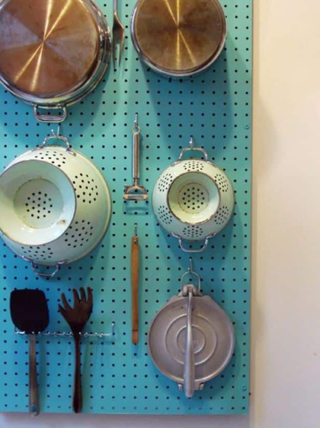 DIY Hacks for Renters - Make a Pegboard Wall Organizer - Easy Ways to Decorate and Fix Things on Rental Property - Decorate Walls, Cheap Ideas for Making an Apartment, Small Space or Tiny Closet Work For You - Quick Hacks and DIY Projects on A Budget - Step by Step Tutorials and Instructions for Simple Home Decor http://diyjoy.com/diy-hacks-renters