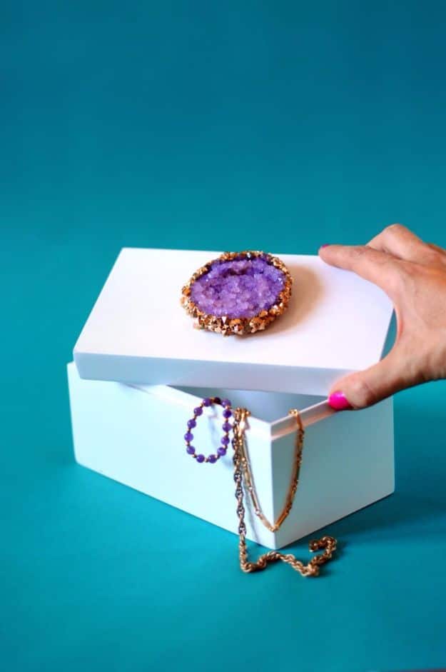 DIY Jewelry Ideas - Crystal-Topped Jewelry Box - How To Make the Coolest Jewelry Ideas For Kids and Teens - Homemade Wooden and Plastic Jewelry Box Plans - Easy Cardboard Gift Ideas - Cheap Wall Makeover and Organizer Projects With Drawers Men http://diyjoy.com/diy-jewelry-boxes-storage