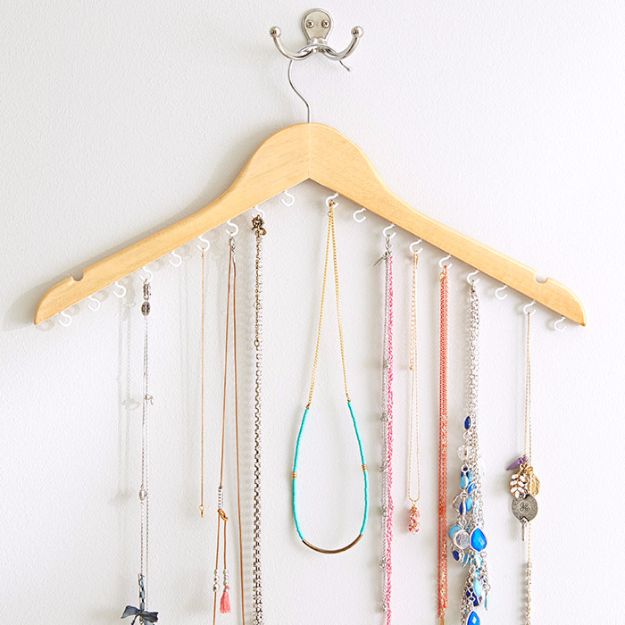 DIY Jewelry Ideas - DIY Clothes Hanger Jewelry Storage - How To Make the Coolest Jewelry Ideas For Kids and Teens - Homemade Wooden and Plastic Jewelry Box Plans - Easy Cardboard Gift Ideas - Cheap Wall Makeover and Organizer Projects With Drawers Men http://diyjoy.com/diy-jewelry-boxes-storage