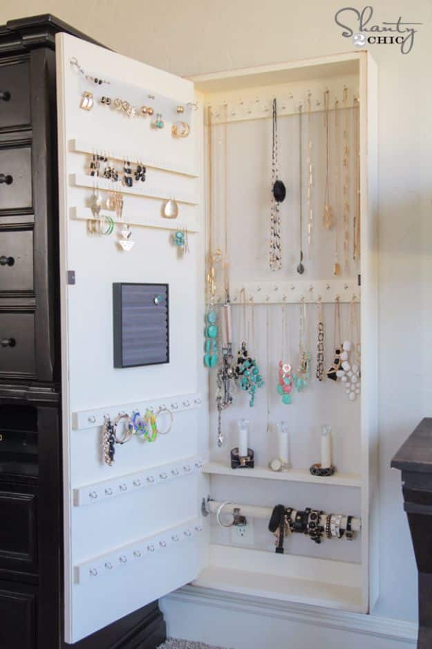 DIY Jewelry Ideas - DIY Jewelry Organizer - How To Make the Coolest Jewelry Ideas For Kids and Teens - Homemade Wooden and Plastic Jewelry Box Plans - Easy Cardboard Gift Ideas - Cheap Wall Makeover and Organizer Projects With Drawers Men http://diyjoy.com/diy-jewelry-boxes-storage