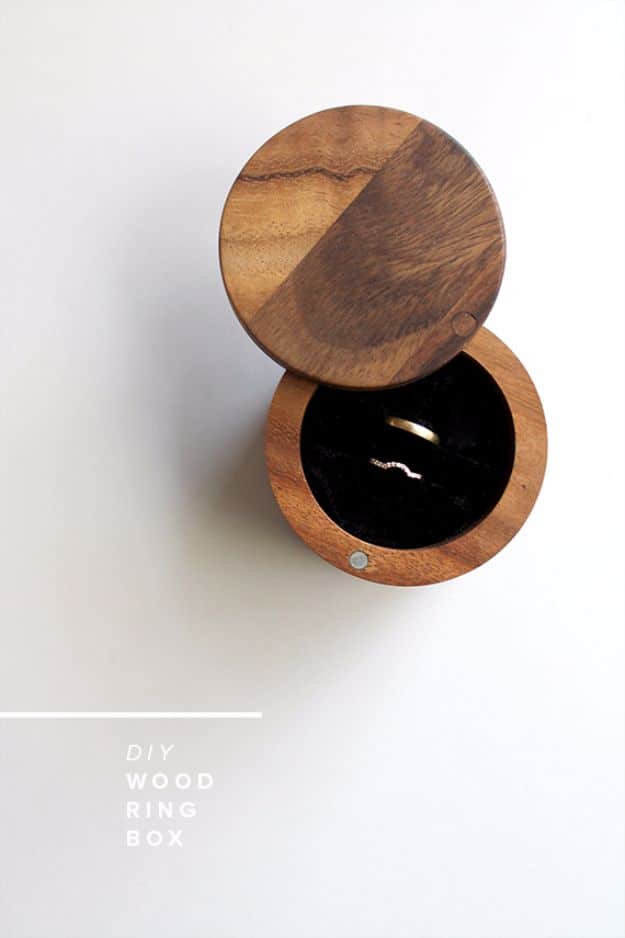 DIY Jewelry Ideas - DIY Wood Ring Box - How To Make the Coolest Jewelry Ideas For Kids and Teens - Homemade Wooden and Plastic Jewelry Box Plans - Easy Cardboard Gift Ideas - Cheap Wall Makeover and Organizer Projects With Drawers Men http://diyjoy.com/diy-jewelry-boxes-storage