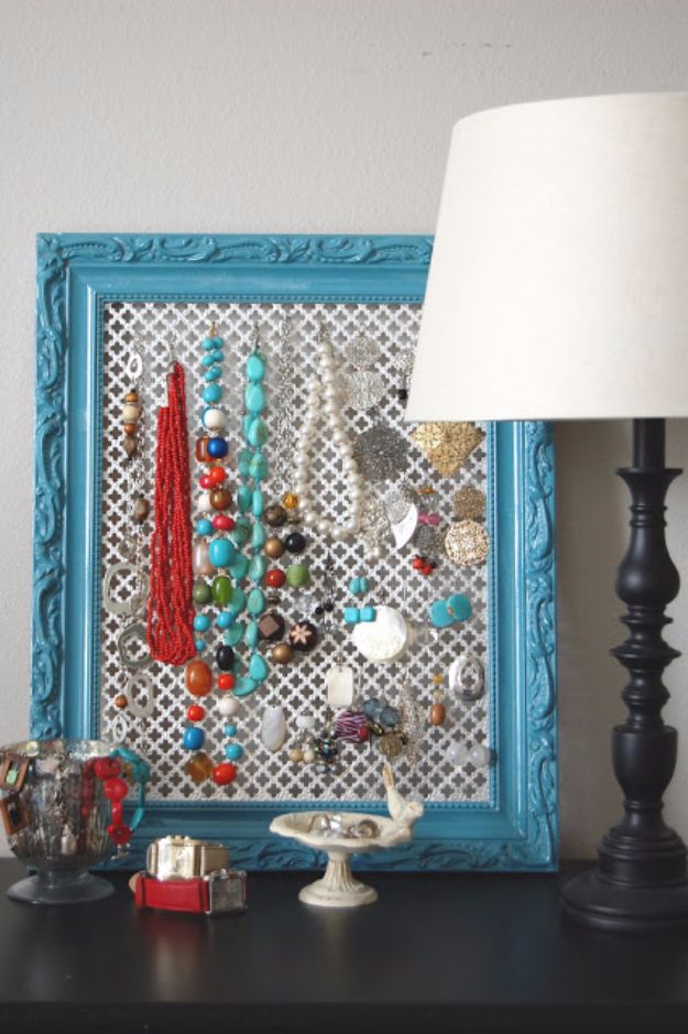 DIY Ideas With Old Picture Frames - Jewelry Hanger - Cool Crafts To Make With A Repurposed Picture Frame - Cheap Do It Yourself Gifts and Home Decor on A Budget - Fun Ideas for Decorating Your House and Room 