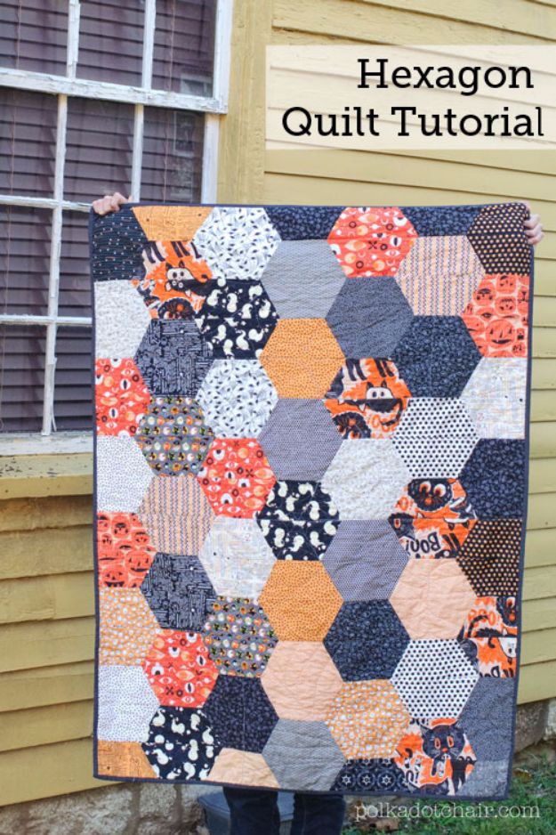Best Quilts to Make This Weekend - Large Hexagon Quilt - Free Quilt Patterns and Quilting Tutorials - Quilting for Beginners and Sewing Ideas - DIY Baby Quilts, Printables, New and Easy Modern Quilts, Jelly Roll, Quilt Squares, Fat Quarters and Scrap Ideas #diy #quilting #sewing