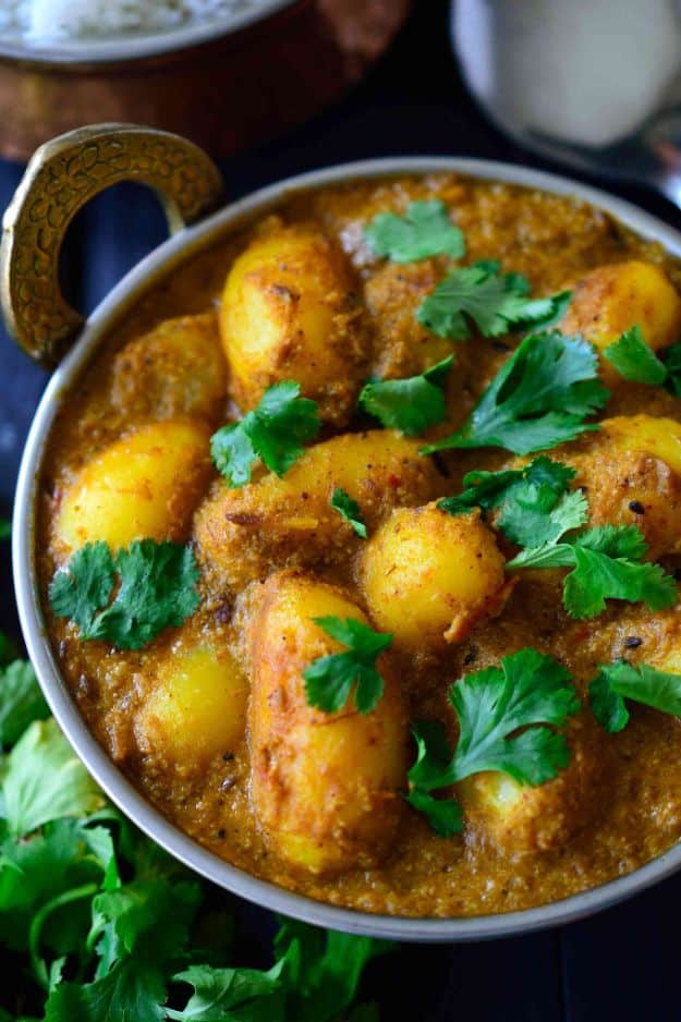 Potato Recipes - Spicy Vegan Potato Curry - Easy, Quick and Healthy Potato Recipes - How To Make Roasted, In Oven, Fried, Mashed and Red Potatoes - Easy Potato Side Dishes #potatorecipes #recipes