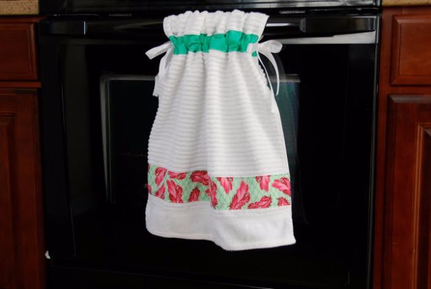 DIY Ideas With Old Towels - Stay Put Kitchen Towel - Cool Crafts To Make With An Old Towel - Cheap Do It Yourself Gifts and Home Decor on A Budget budget craft ideas #crafts #diy