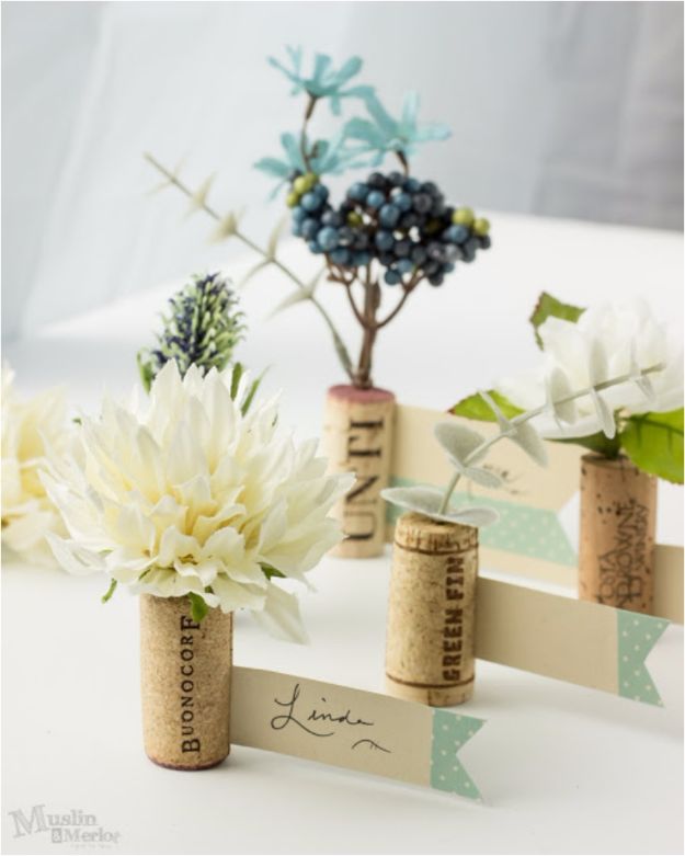 Wine Cork Crafts and Craft Ideas With Wine Corks - Wine Cork Place Cards - Cool Projects to Make With Old Wine Cork - Outdoor and Garden, Easy Wall Art, Fun DIY Gifts and Cheap Crafts for Adults, Kids and Teens 