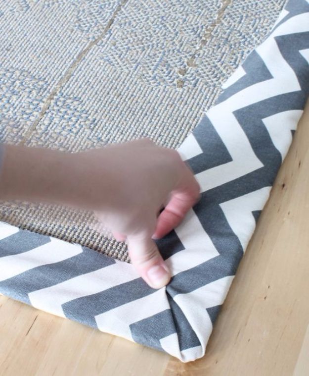 DIY Ideas With Carpet Scraps - Carpet Floor Cloth - Cool Crafts To Make With Old Carpet Remnants - Cheap Do It Yourself Gifts and Home Decor on A Budget - Creative But Cheap Ideas for Decorating Your House and Room - Painted, No Sew and Creative Arts and Craft Projects http://diyjoy.com/diy-ideas-carpet-scraps