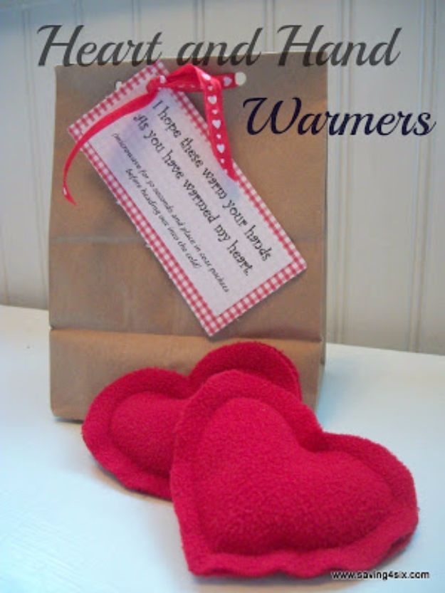 DIY Valentines Day Gifts for Her - Heart And Hand Warmers - Cool and Easy Things To Make for Your Wife, Girlfriend, Fiance - Creative and Cheap Do It Yourself Projects to Give Your Girl - Ladies Love These Ideas for Bath, Yard, Home and Kitchen, Outdoors - Make, Don't Buy Your Valentine 